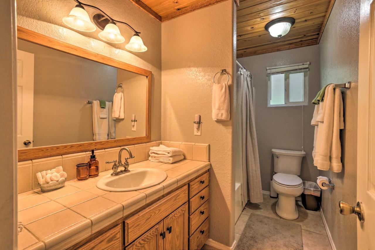 Remodeled Crestline Retreat Walk To Lake Gregory! Kültér fotó