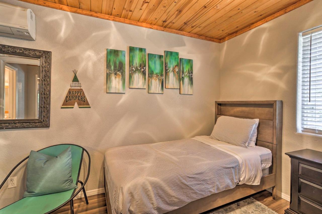 Remodeled Crestline Retreat Walk To Lake Gregory! Kültér fotó
