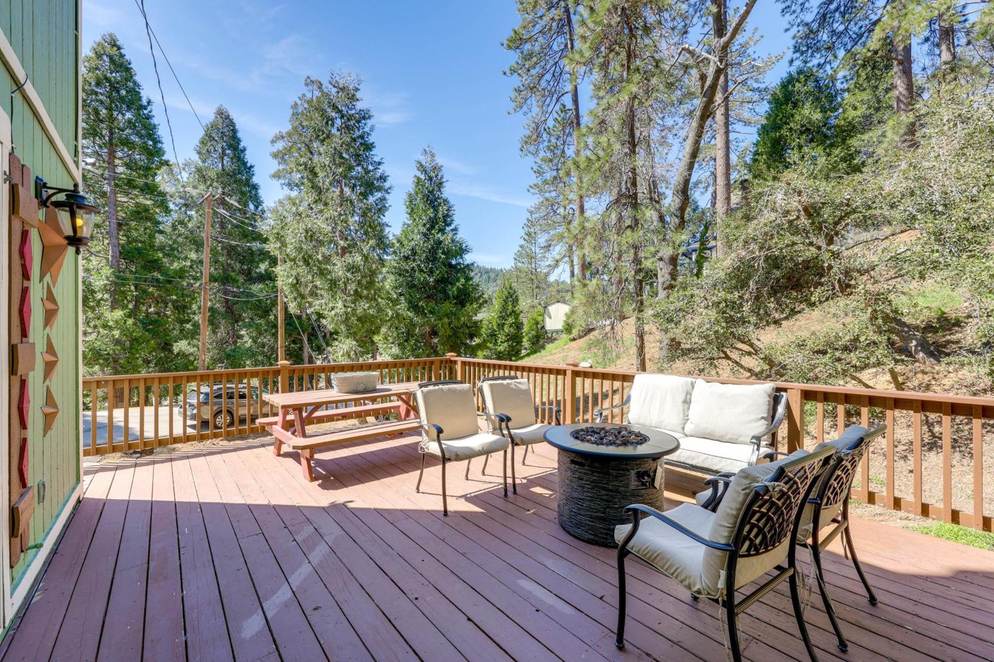 Remodeled Crestline Retreat Walk To Lake Gregory! Kültér fotó